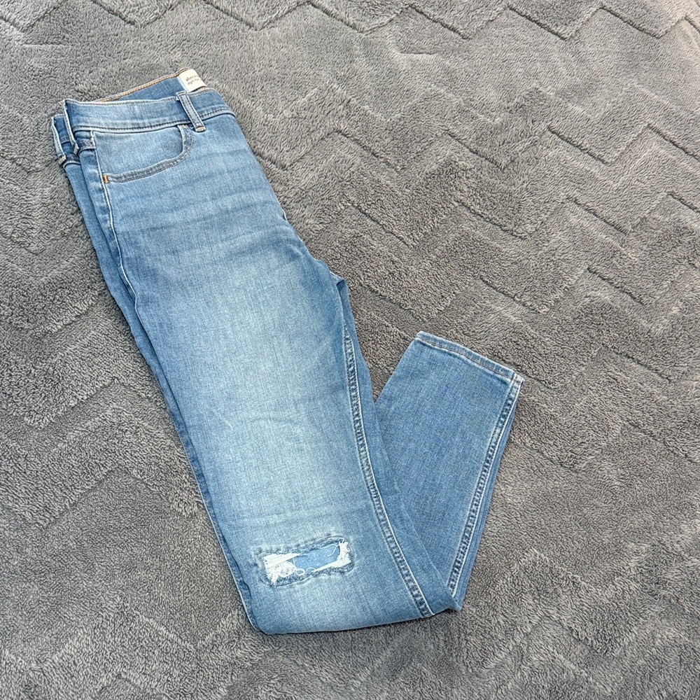 Abercrombie Kids Light Blue Skinny Jeans size 15/16 NWOT